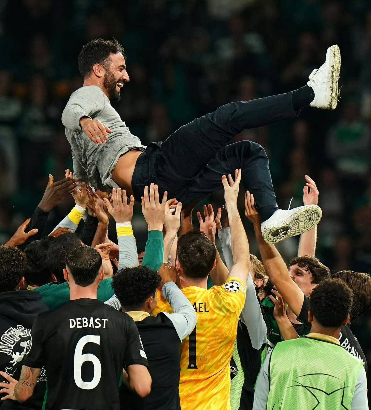  然而,带着在本菲卡处子季留下的43场20球11助攻 